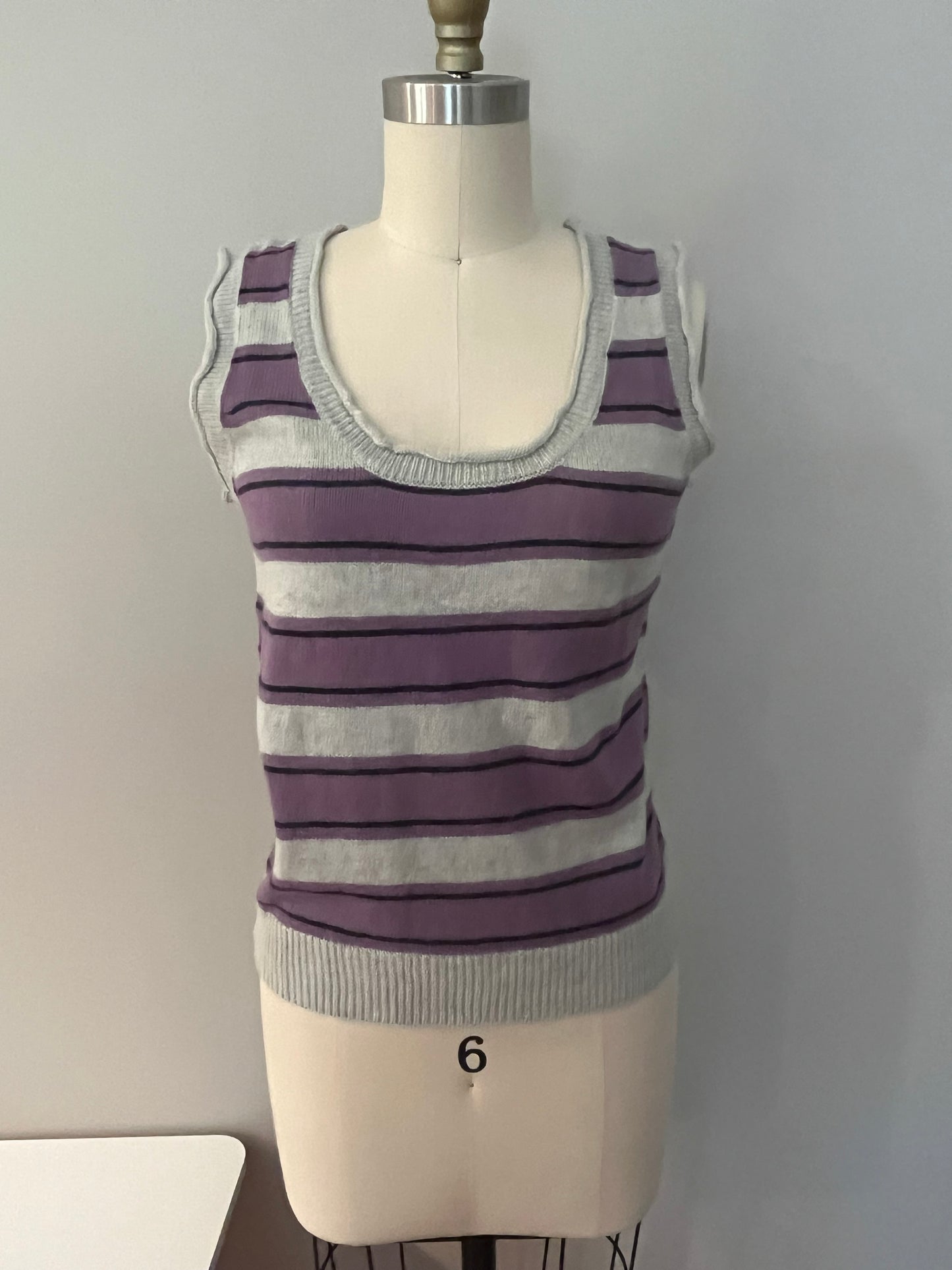 Stripe crew neck knit vest