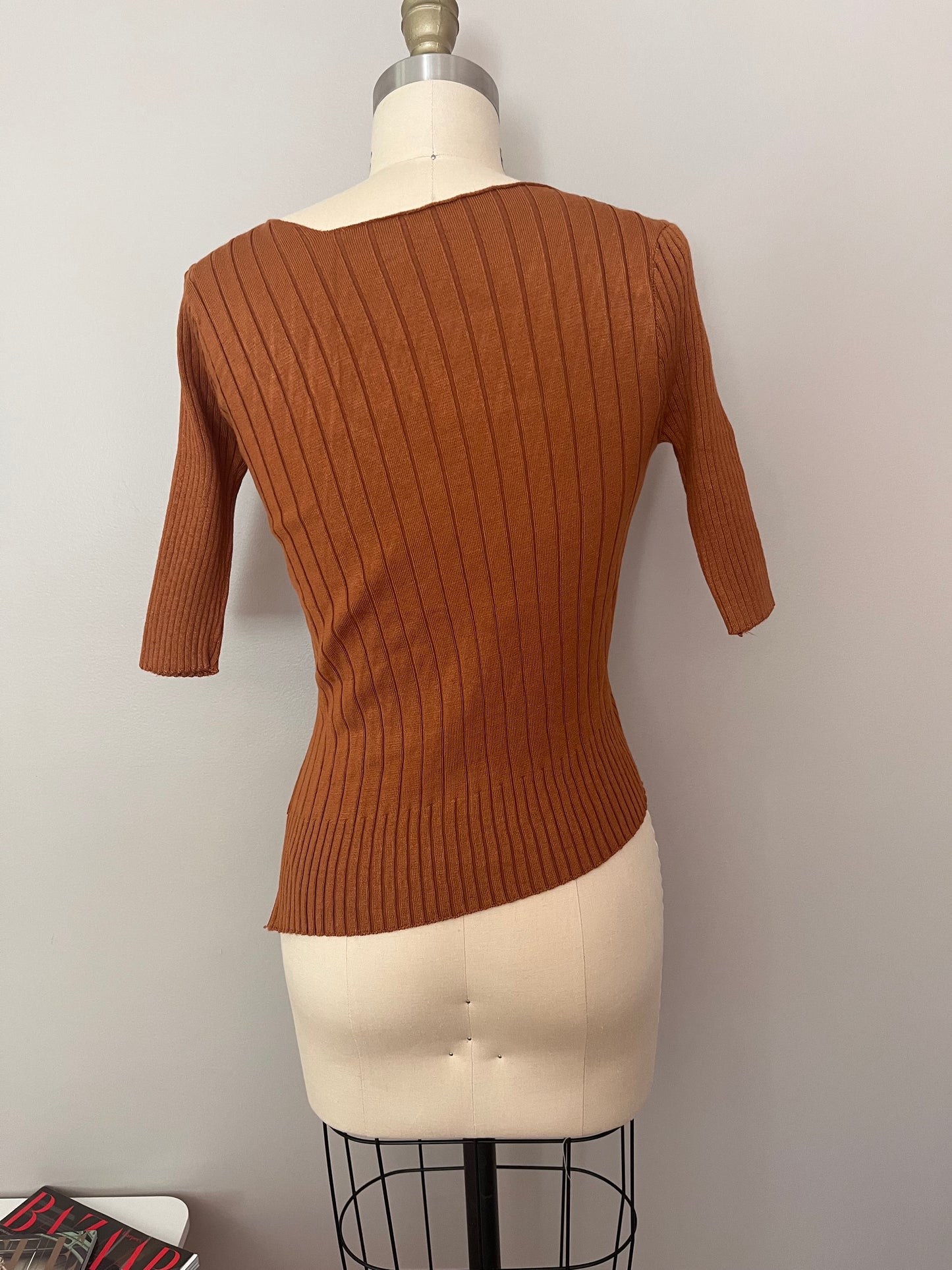 Cinnamon ribbed sculpt knit top